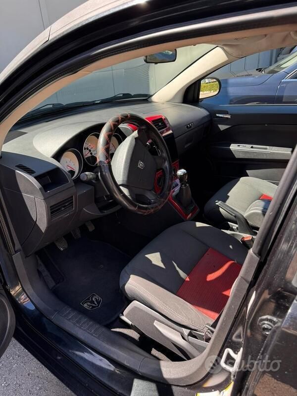 Usata Dodge Caliber SXT 150 CV (110 kW) 2007 Nero Utilitaria