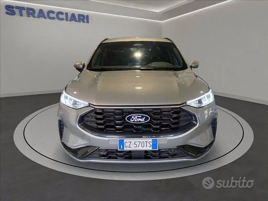 Usata Ford Kuga ST-Line 180 CV (132 kW) 2025 Grigio metallizzato SUV