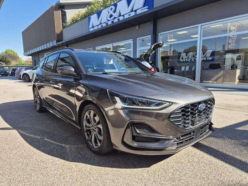 Grigio scuro Usata 2023 Ford Focus ST-Line Station wagon | 17.900 € (Buon prezzo) - Immagine 1/4
