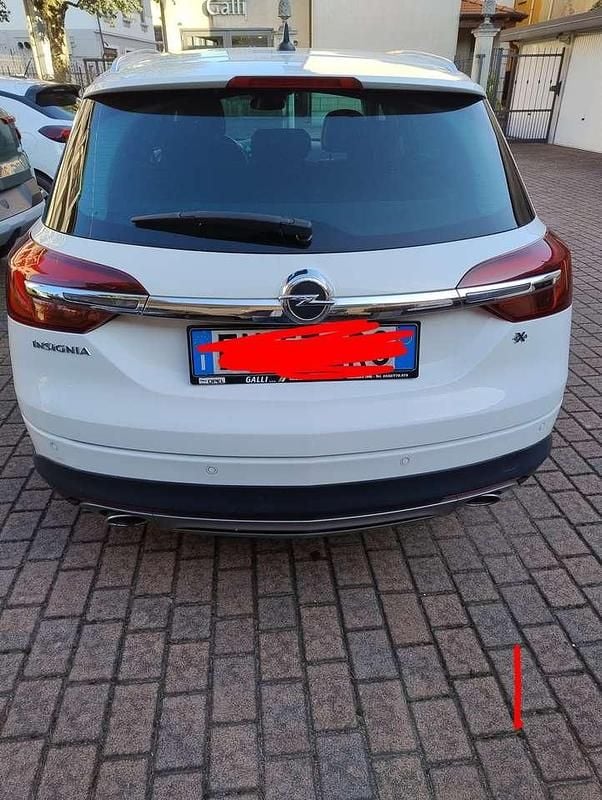 Usata Opel Insignia Country Tourer 194 CV (142 kW) 2014 Bianco Station wagon