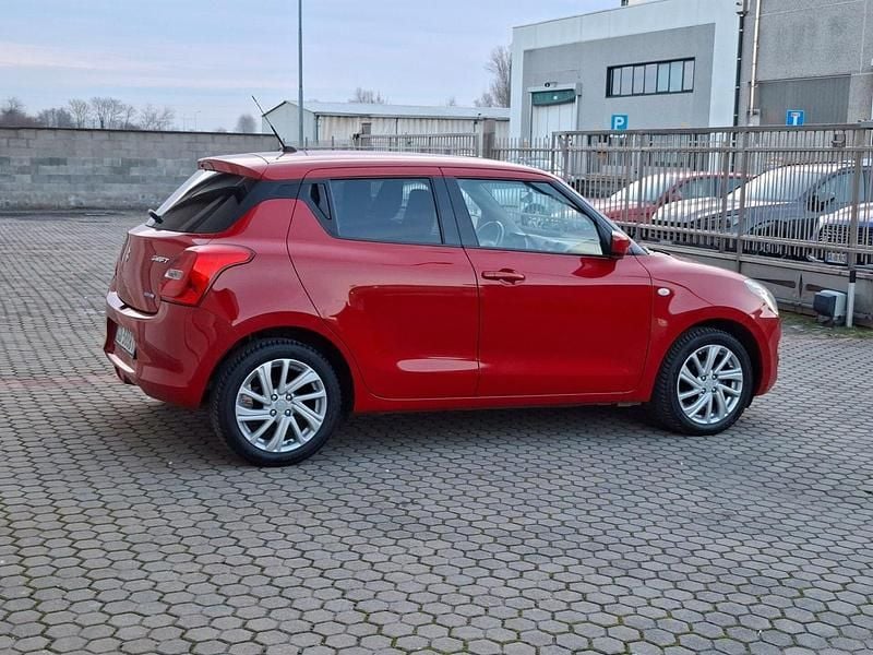 Usata Suzuki Swift Cool 83 CV (61 kW) 2021 Rosso Utilitaria