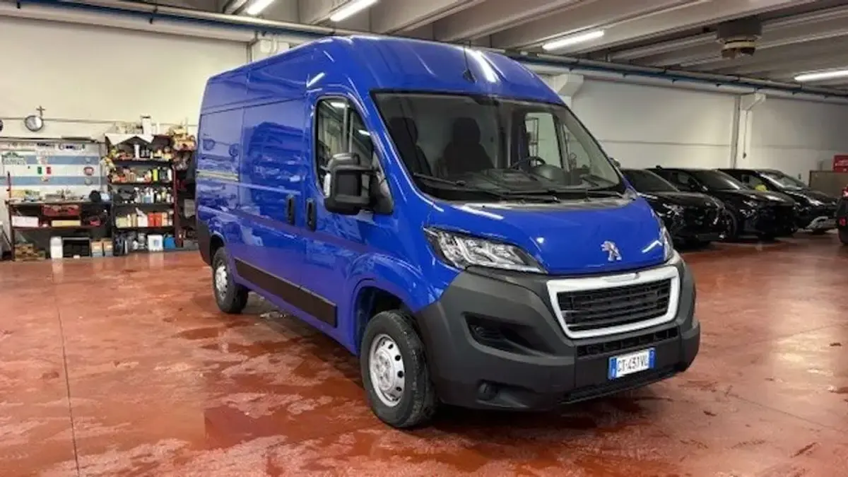 Usata Peugeot Boxer S 140 CV (102 kW) 2024 Blu/azzurro Furgone