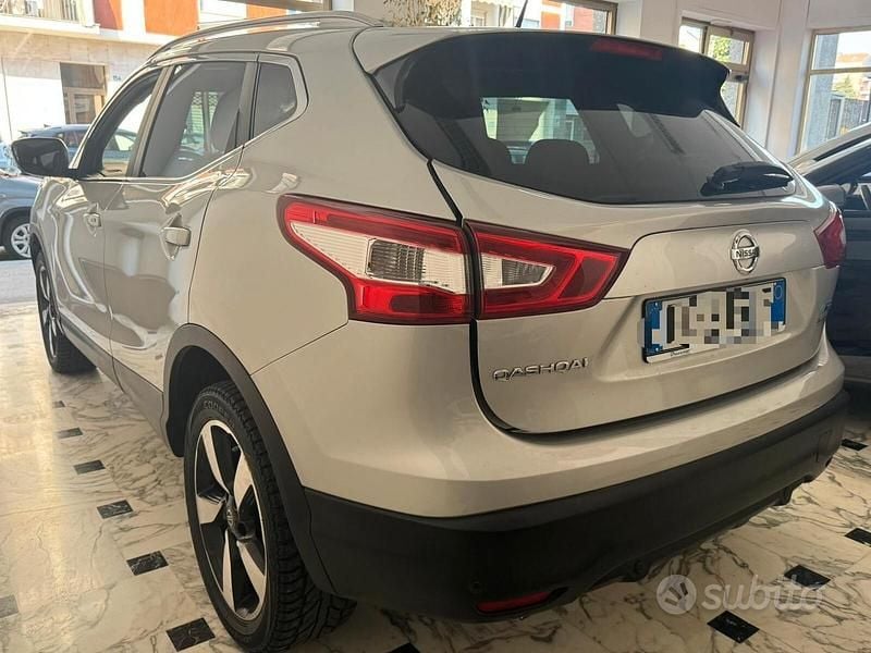 Usata Nissan Qashqai Tekna 110 CV (80 kW) 2016 Grigio SUV