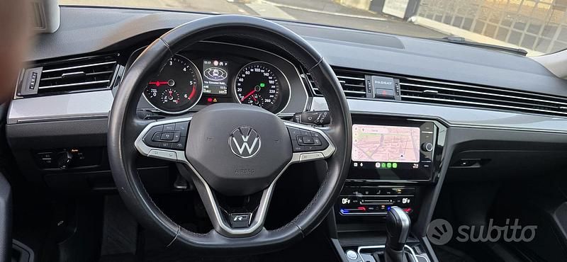 Usata VW Passat Executive 150 CV (110 kW) 2021 Blu/azzurro Station wagon