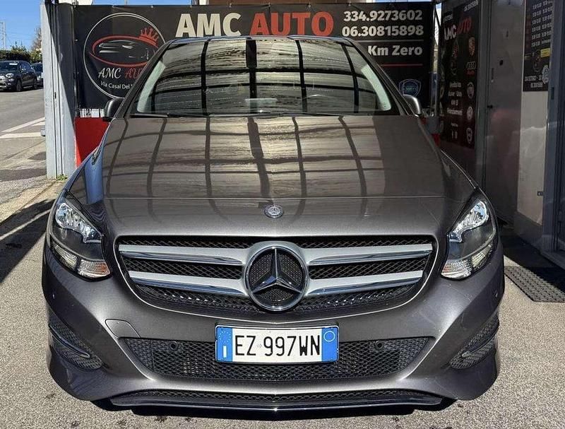 Usata Mercedes B200 136 CV (100 kW) 2015 Grigio Monovolume