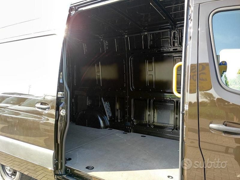 Usata Mercedes Sprinter 143 CV (105 kW) 2021 Marrone Furgone