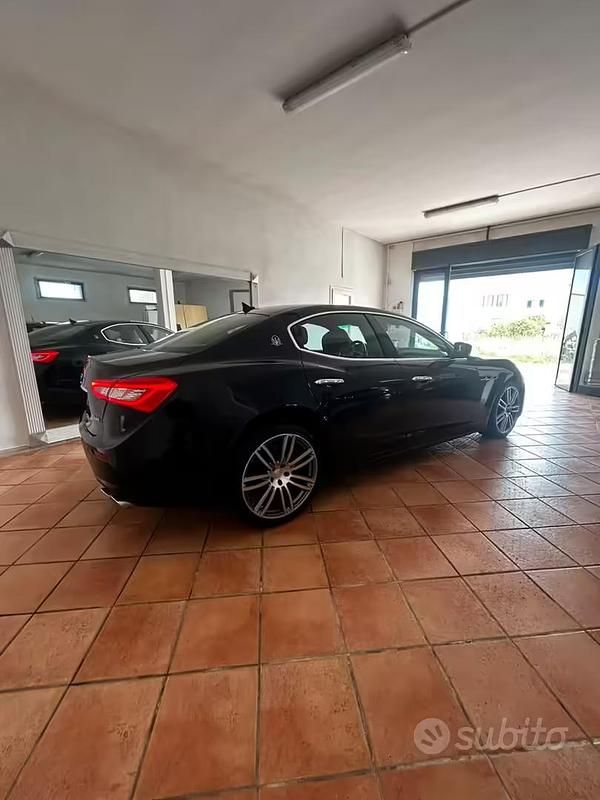 Usata Maserati Ghibli 275 CV (202 kW) 2014 Blu Berlina