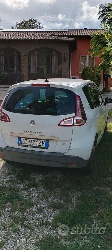 Usata Renault Scénic III XMOD 105 CV (77 kW) 2010 Bianco Monovolume