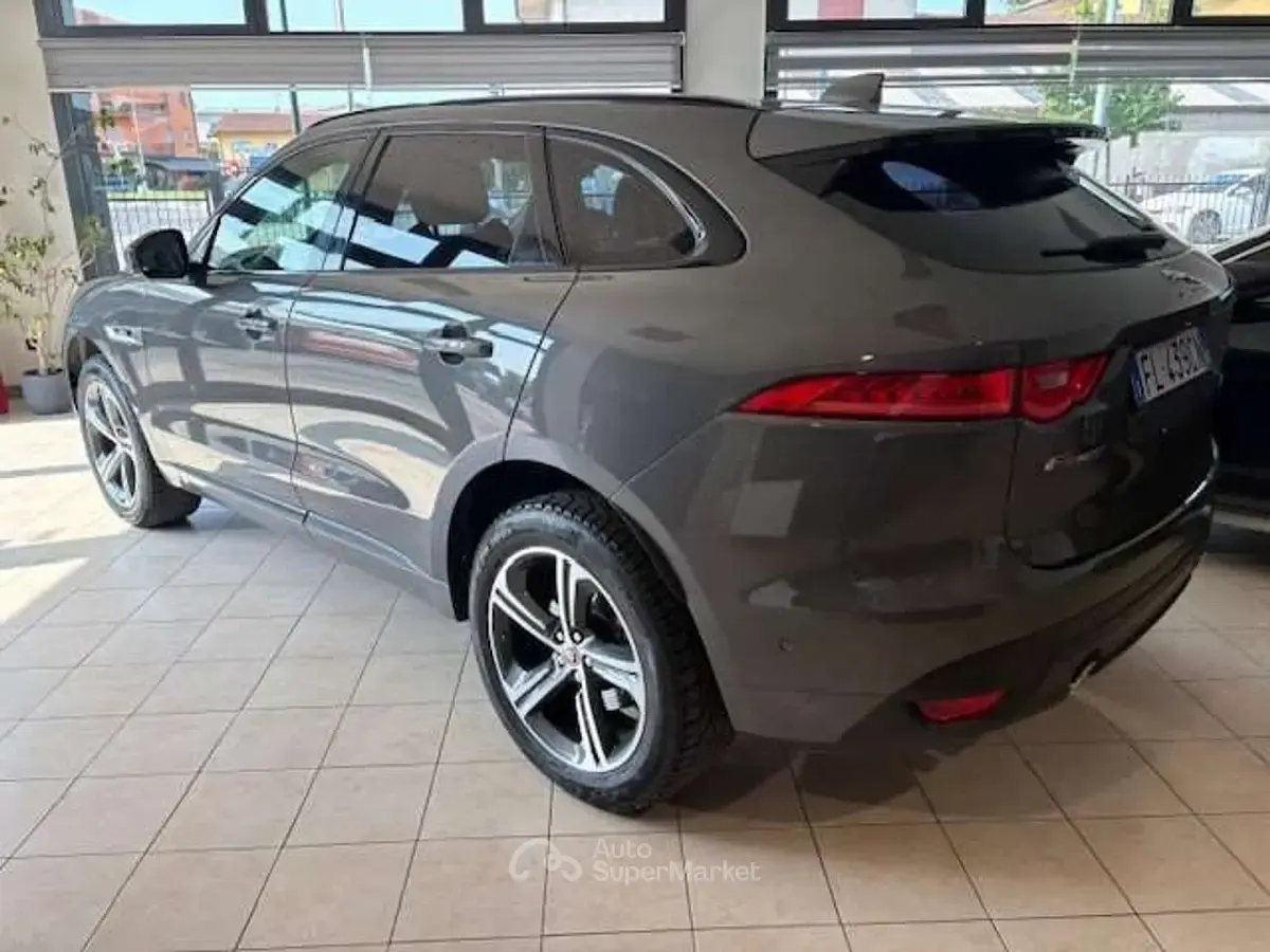 Usata Jaguar F-Pace R-Sport 241 CV (177 kW) 2017 Grigio SUV