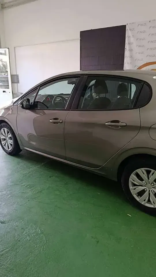 Usata Peugeot 208 Allure 82 CV (60 kW) 2013 Grigio Utilitaria