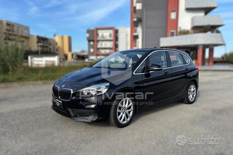 Nero Usata 2018 BMW 218 Active Tourer Luxury Line Monovolume | 19.490 € (Cara) - Immagine 1/4