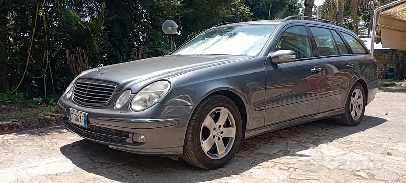 Usata Mercedes E280 177 CV (130 kW) 2005 Grigio Station wagon