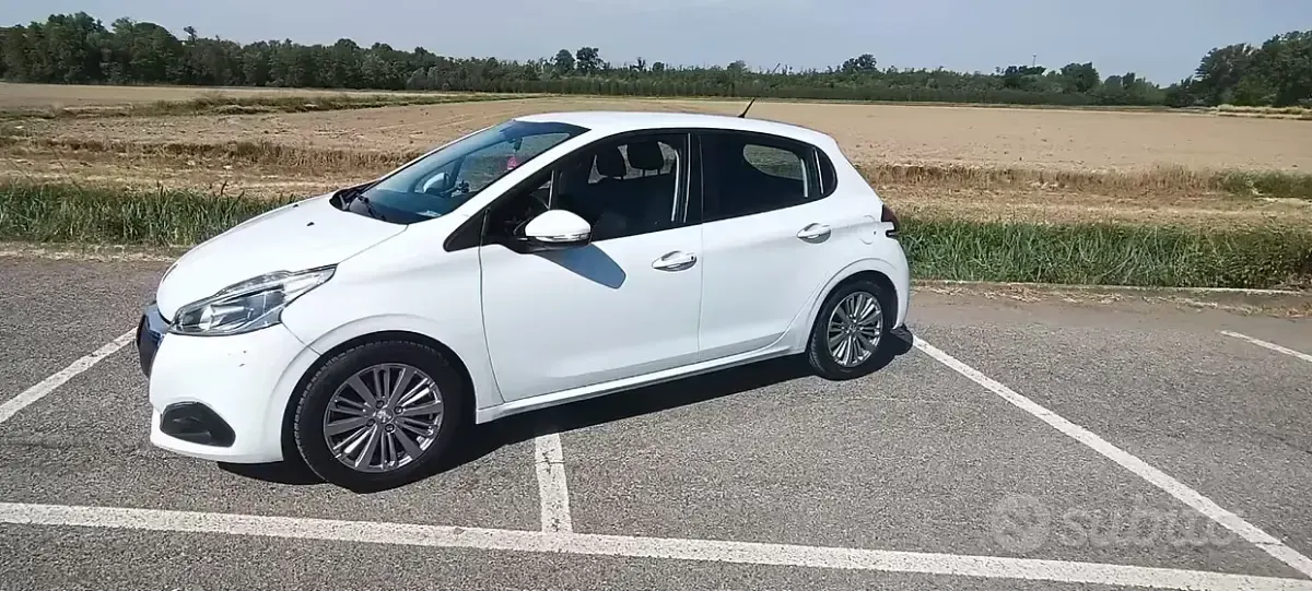 Usata Peugeot 208 82 CV (60 kW) 2017 Bianco Utilitaria