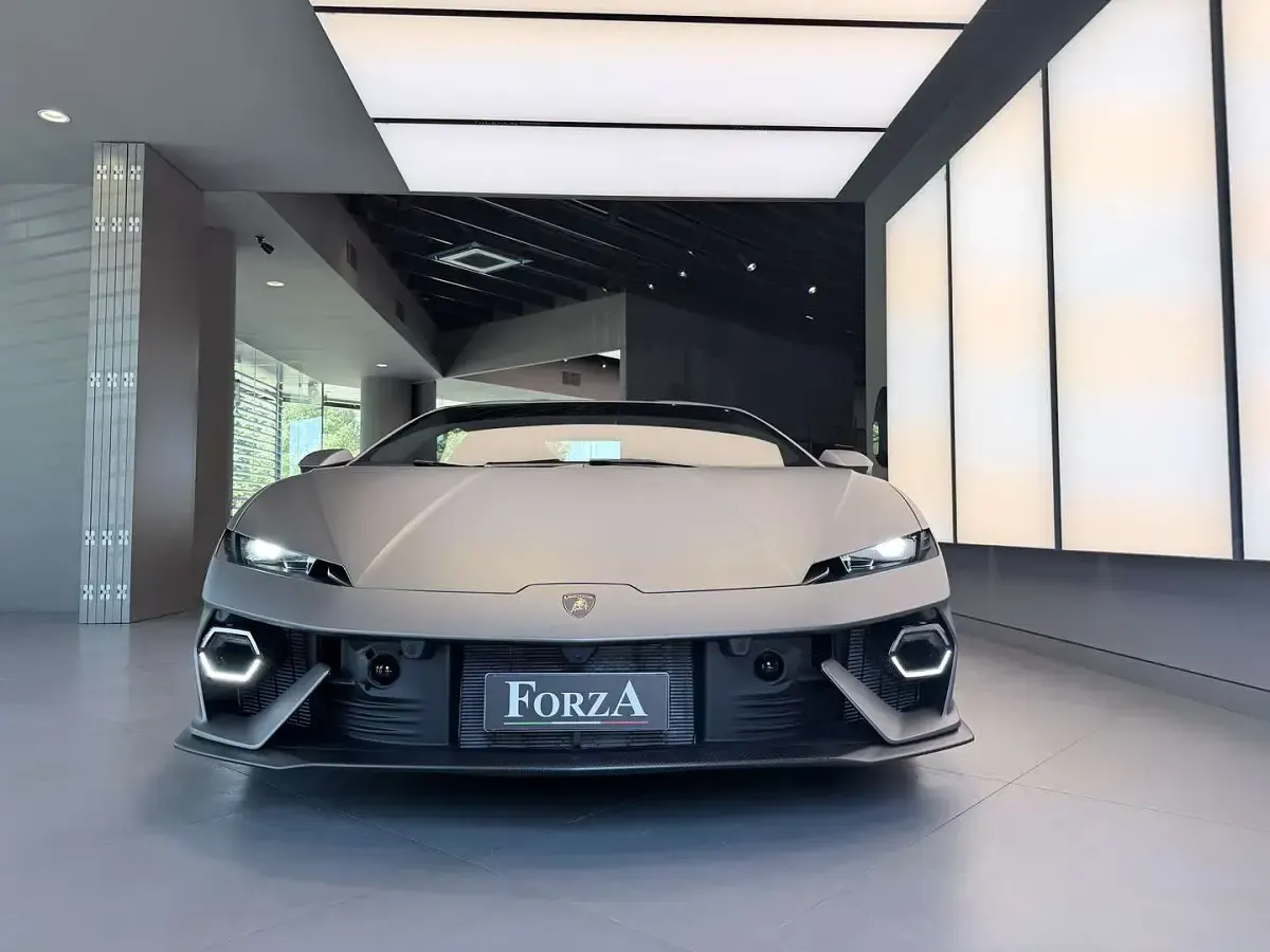 Nuova Lamborghini Temerario 799 CV (587 kW) 2026 Grigio titans opaco Coupé