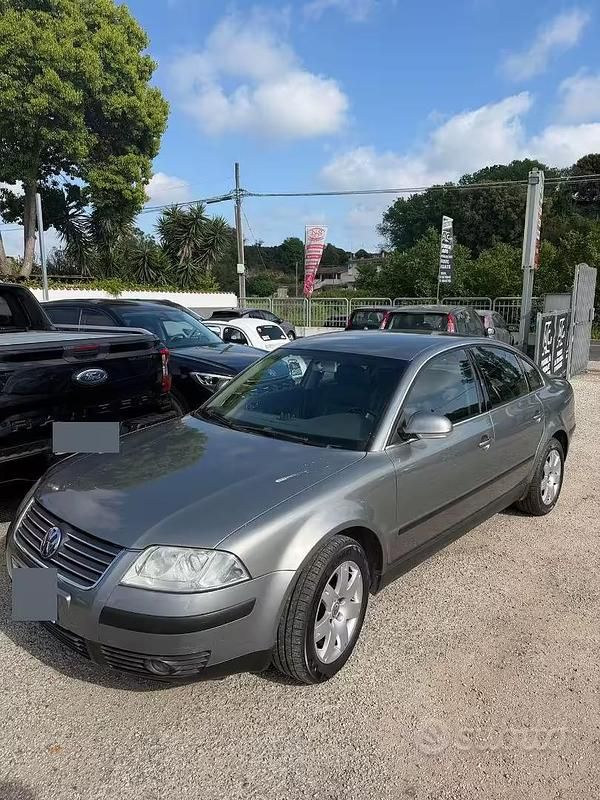 Begagnad VW Passat 130 HK (95 kW) 2005 Brun Sedan