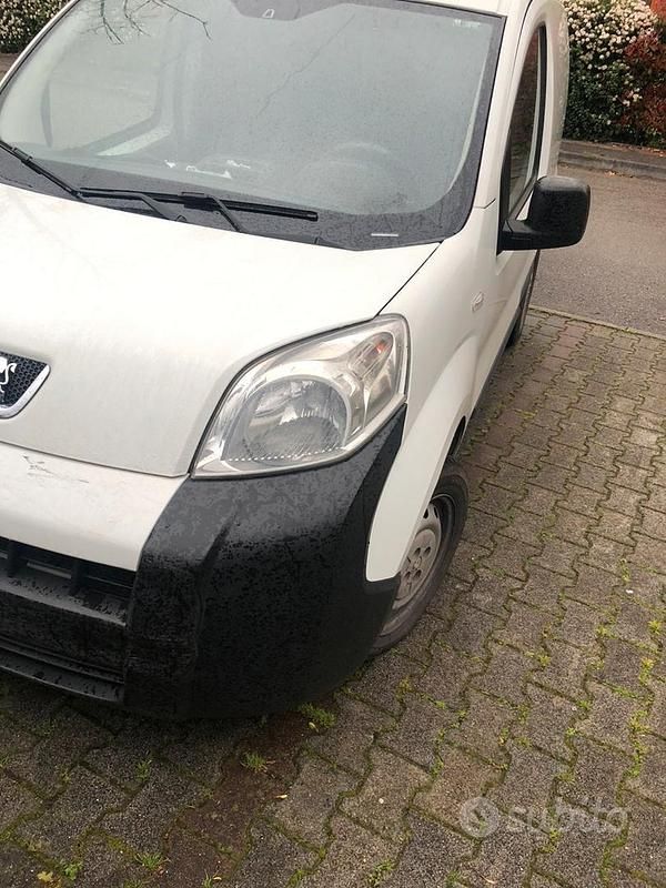 Usata Peugeot Bipper 70 CV (51 kW) 2010 Bianco Monovolume