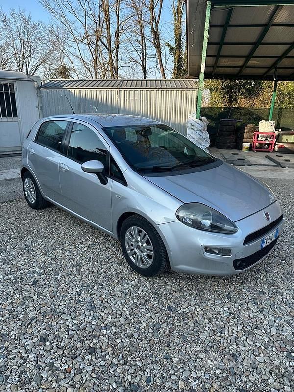 Usata Fiat Punto Street 75 CV (55 kW) 2014 Grigio Utilitaria