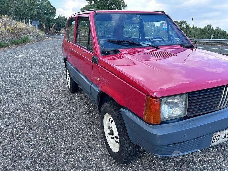 Usata Fiat Panda 4x4 48 CV (35 kW) 1985 Rosso Utilitaria