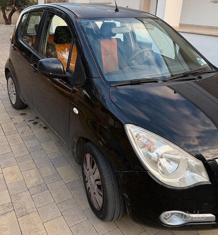Nero Usata 2010 Opel Agila Enjoy Due volumi | 2000 € - Immagine 1/4