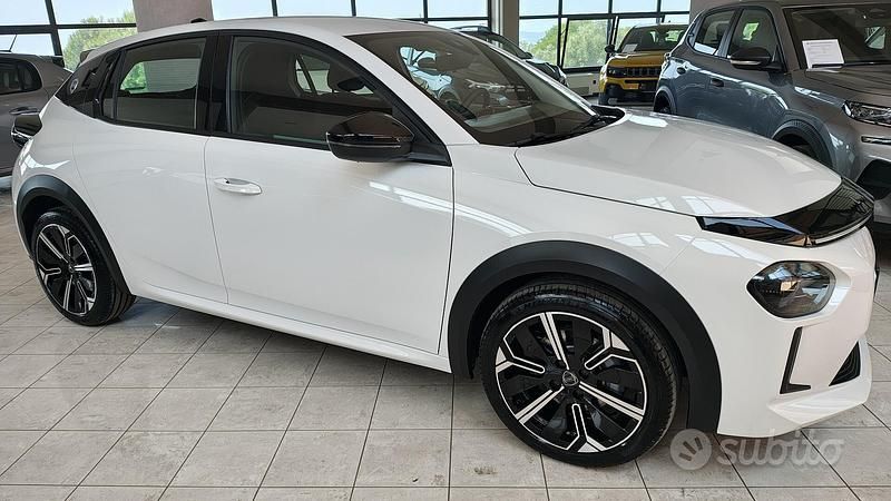 Nuova Lancia Ypsilon 100 CV (73 kW) 2025 Bianco Utilitaria