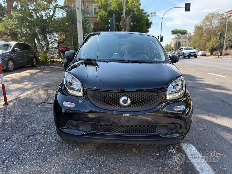 Nero Usata 2019 Smart ForFour Passion Tre volumi | 8900 € (Super prezzo) - Immagine 1/4