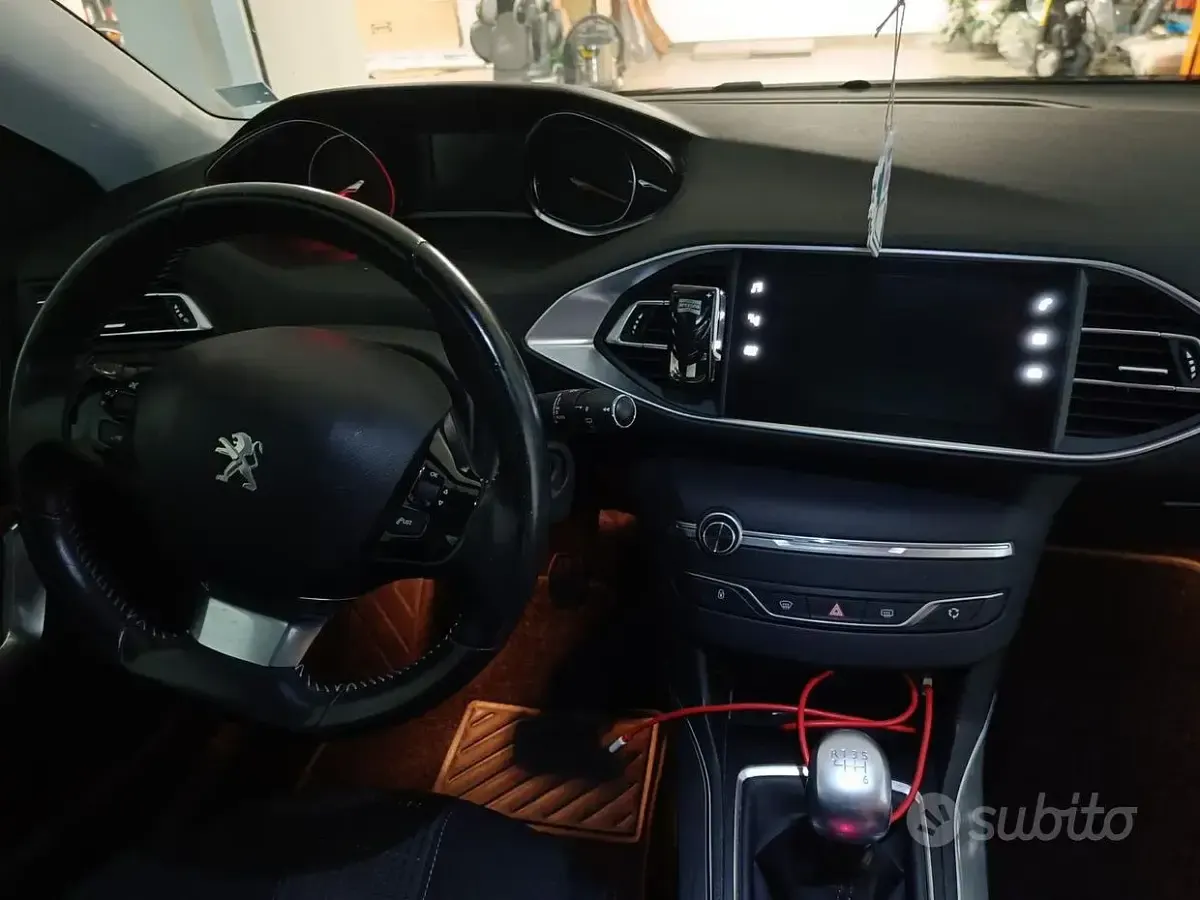 Usata Peugeot 308 SW Allure 131 CV (96 kW) 2018 Grigio Station wagon