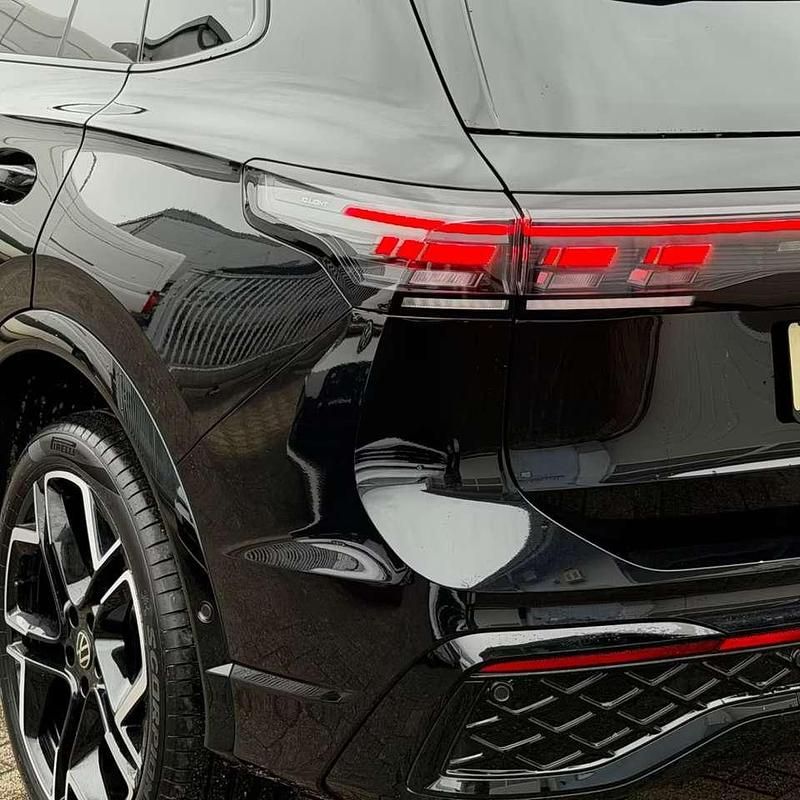 Usata VW Tiguan R-line 150 CV (110 kW) 2025 Nero SUV