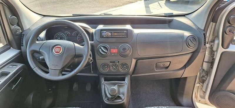 Usata Fiat Qubo Dynamic 75 CV (55 kW) 2011 Argento metallizzato Monovolume