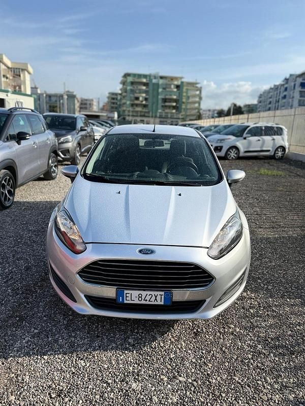Occasion Ford Fiesta 75 ch (55 kW) 2012 Argent Citadine