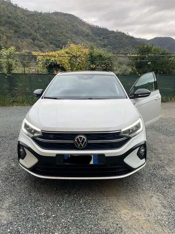 Begagnad VW Taigo R-line 110 HK (80 kW) 2023 Vit SUV