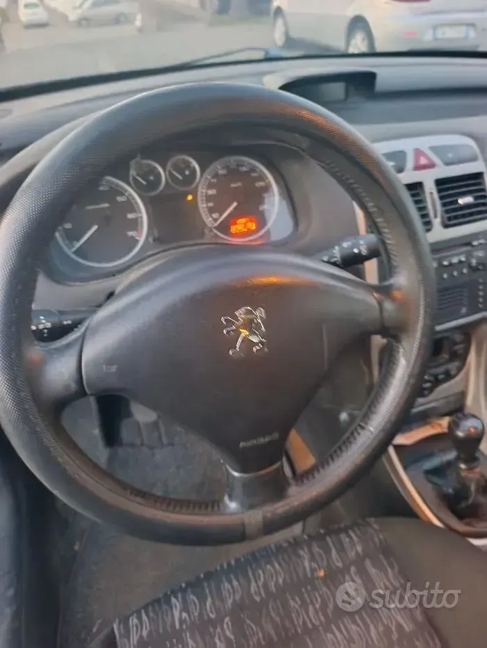Begagnad Peugeot 307 109 HK (80 kW) 2005 Grå Halvkombi