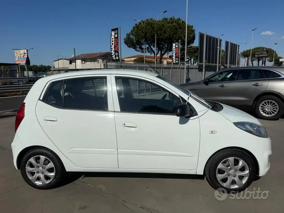 Brugt Hyundai i10 67 HK (49 kW) 2011 Hvid Hatchback