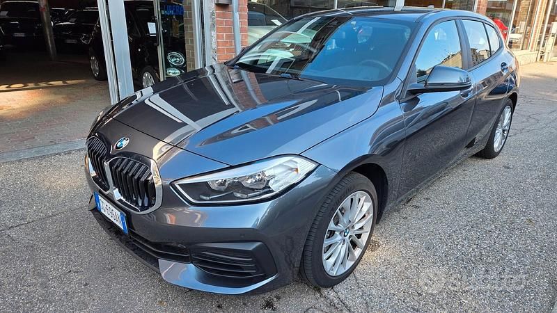 Usata BMW 116 Advantage 116 CV (85 kW) 2021 Grigio Utilitaria