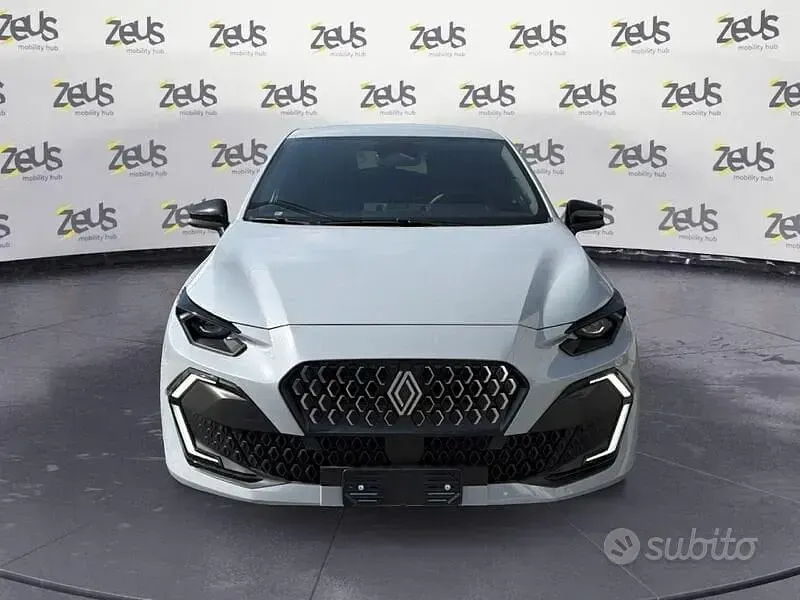 Nuova Renault Clio V Techno 2026 Grigio Berlina