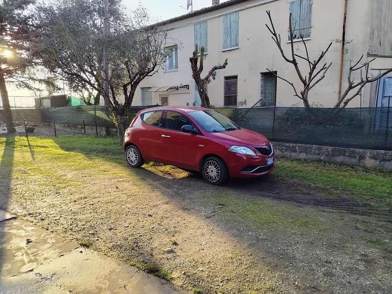 Usata 2017 Lancia Ypsilon Silver Due volumi | 6600 € (Ottimo prezzo) - Immagine 1/4