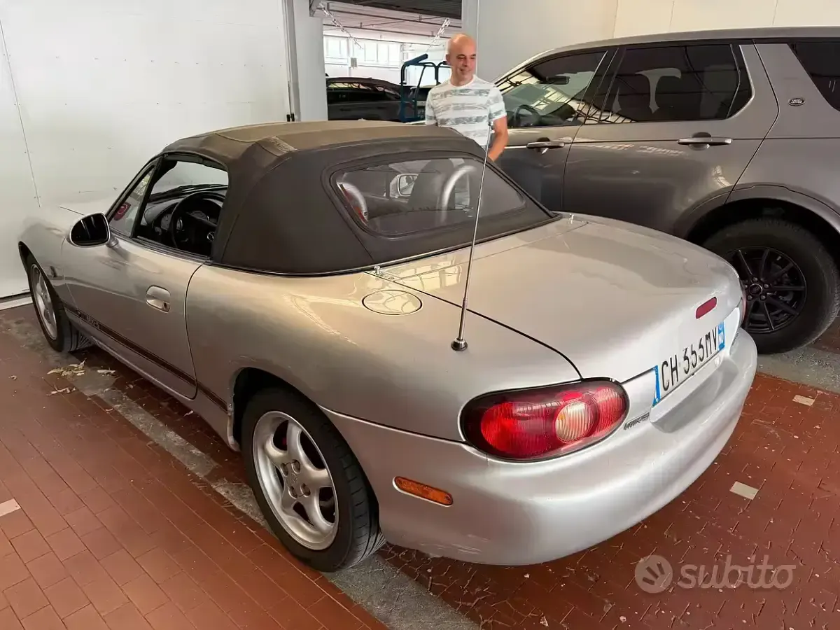 Usata Mazda MX5 110 CV (80 kW) 2003 Grigio Cabrio