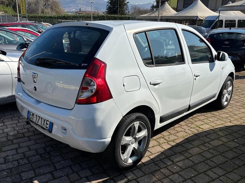 Usata Dacia Sandero 75 CV (55 kW) 2012 Bianco Berlina