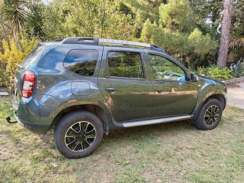 Usata Dacia Duster 125 CV (91 kW) 2017 Grigio SUV