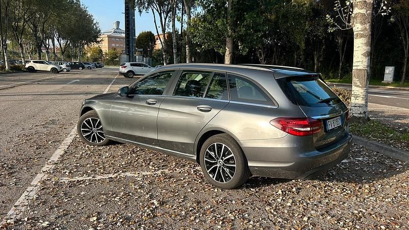 Usata Mercedes C180 Business 116 CV (85 kW) 2019 Grigio Station wagon