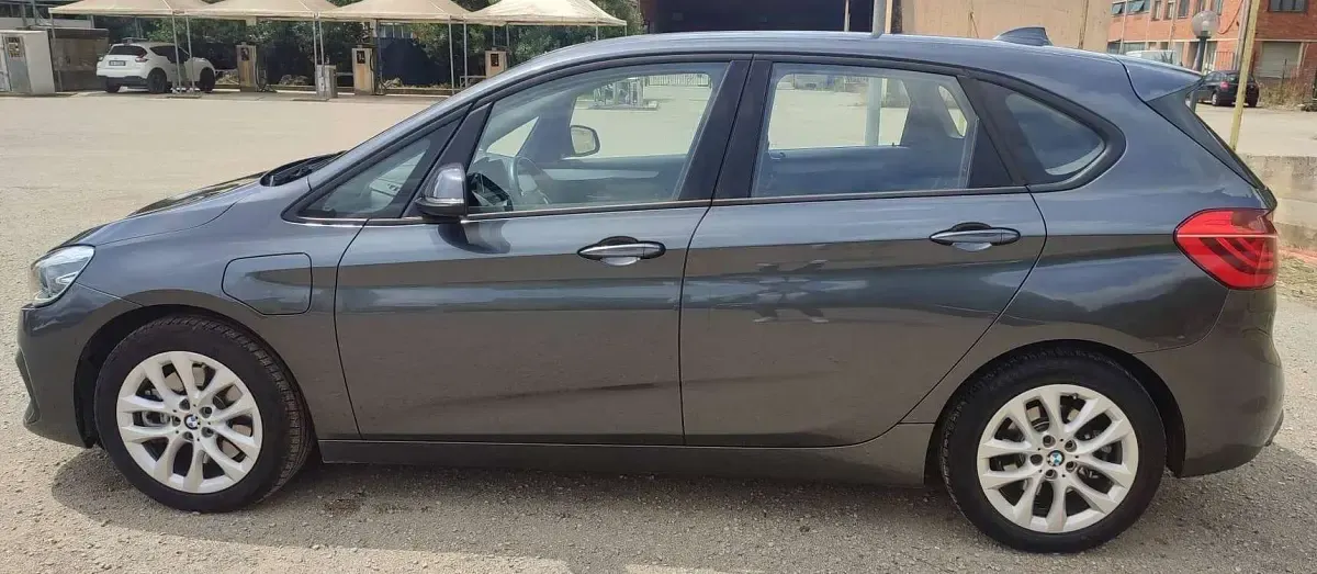 Usata BMW 225 Active Tourer iPerformance 136 CV (100 kW) 2020 Grigio Monovolume