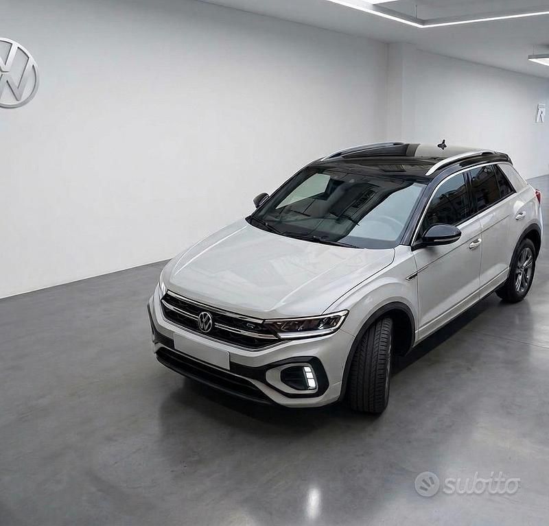 Usata VW T-Roc R-line 116 CV (85 kW) 2023 Beige SUV