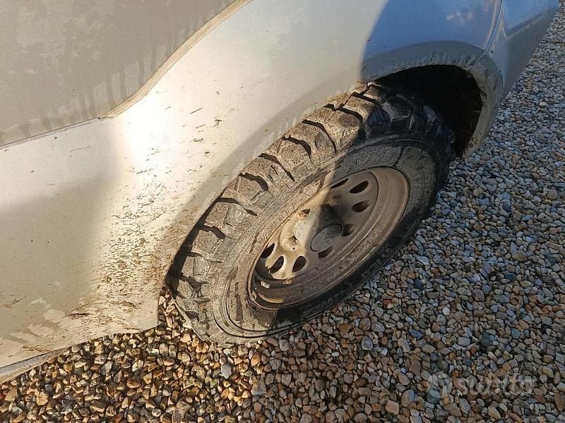 Usata Suzuki Jimny 86 CV (63 kW) 2005 SUV
