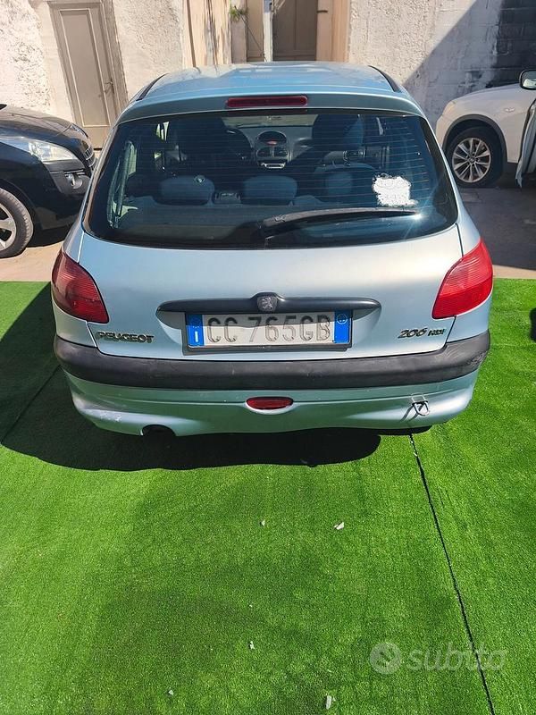 Usata Peugeot 206 68 CV (50 kW) 2002 Blu Berlina