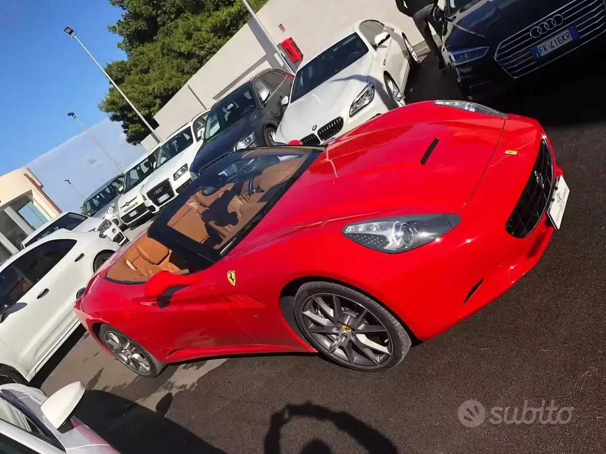 Usata Ferrari California 460 CV (338 kW) 2011 Rosso Cabrio