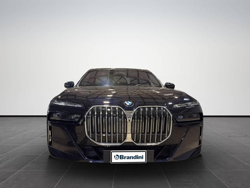 Usata BMW 740 M Sport 299 CV (219 kW) 2025 Carbon black metallizzato Berlina