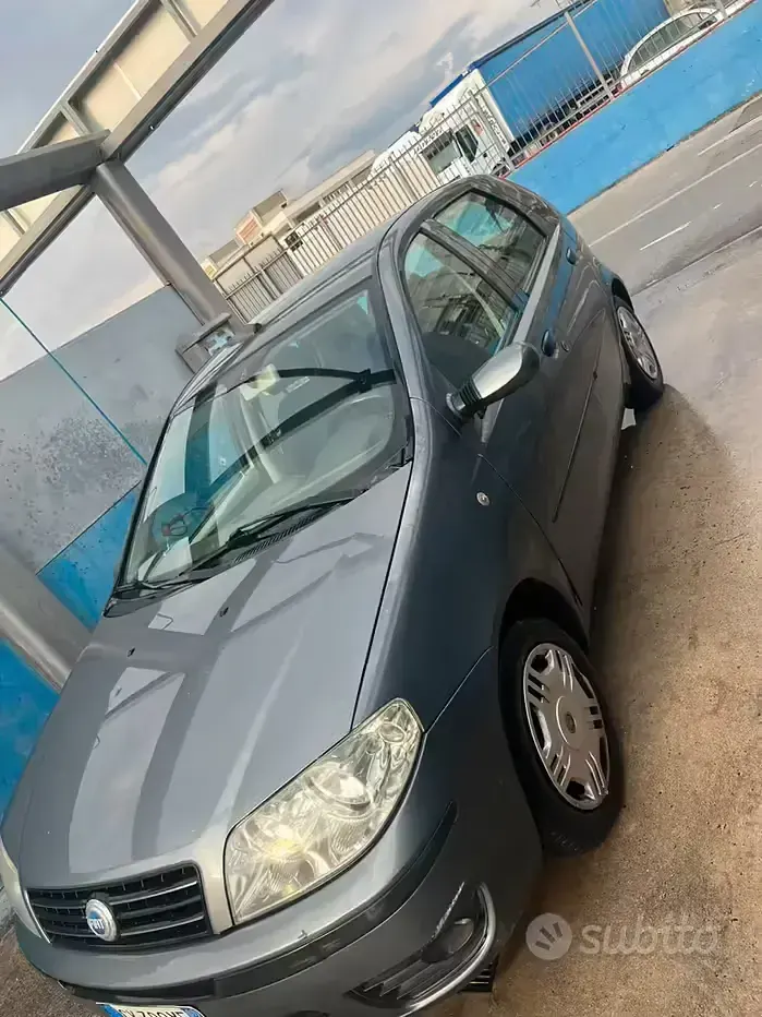 Usata Fiat Punto 60 CV (44 kW) 2003 Grigio Utilitaria