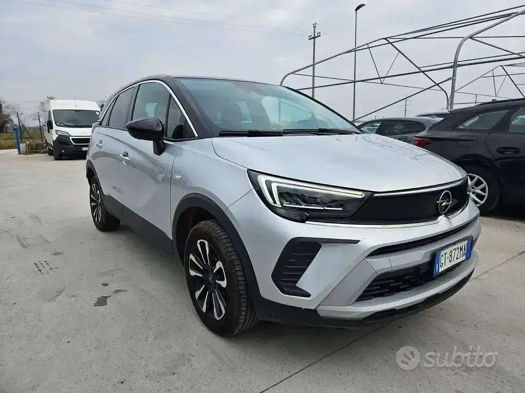 Usata Opel Crossland Elegance 131 CV (96 kW) 2024 Grigio SUV