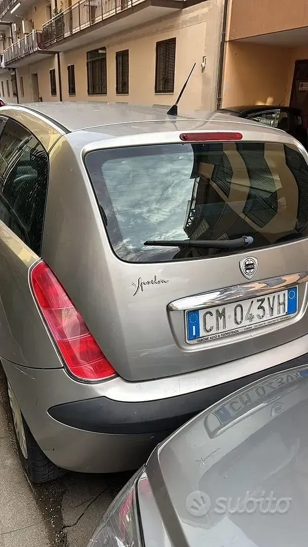 Usata Lancia Ypsilon 60 CV (44 kW) 2004 Utilitaria