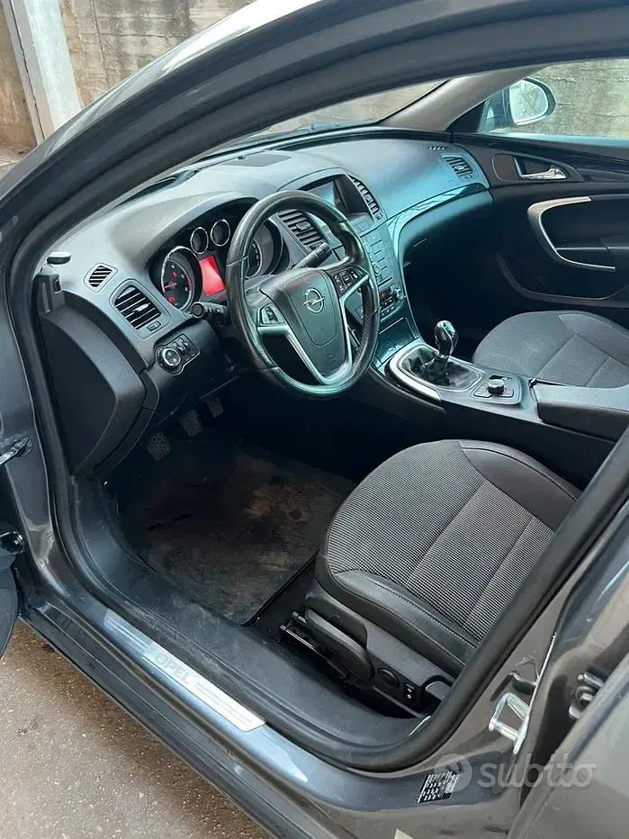 Usata Opel Insignia 160 CV (117 kW) 2011 Grigio Berlina