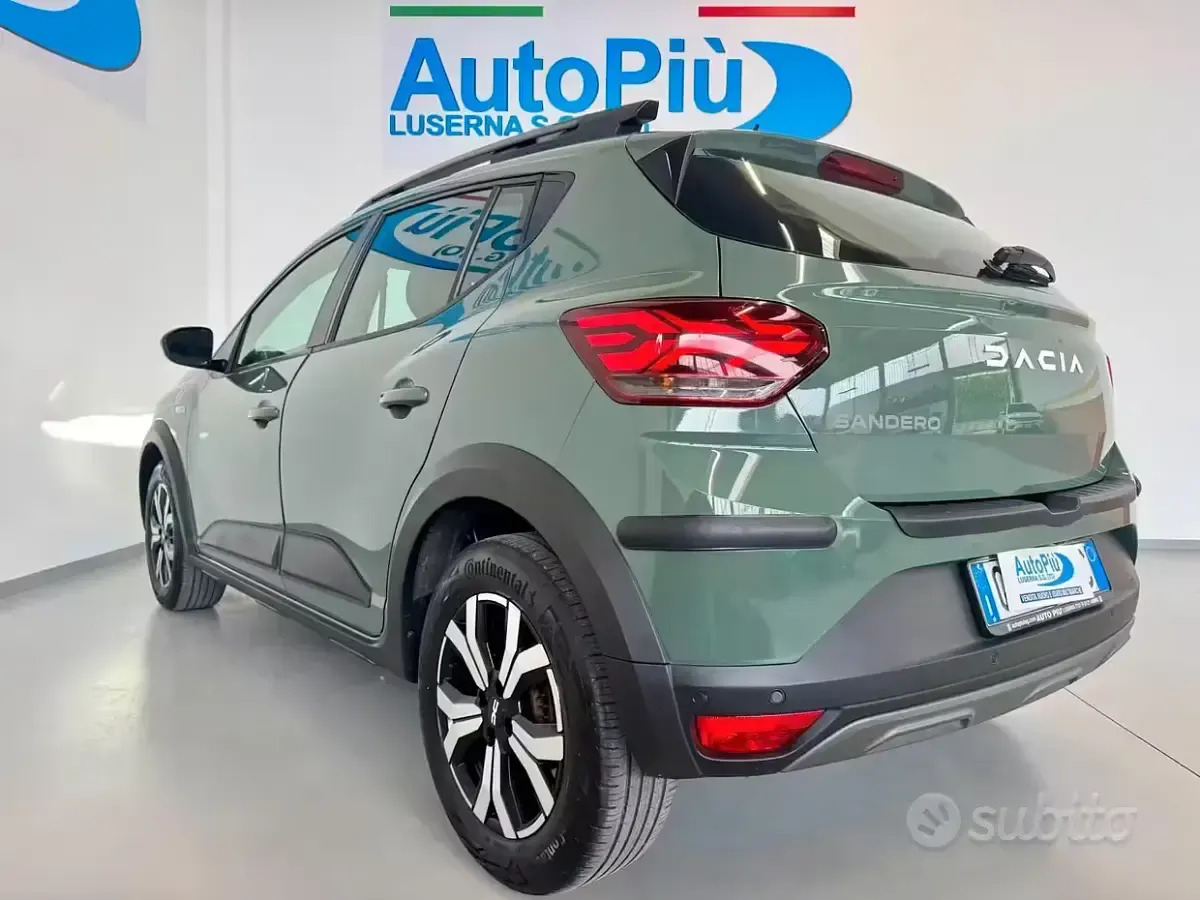 Usata Dacia Sandero Expression 110 CV (80 kW) 2023 Verde Berlina